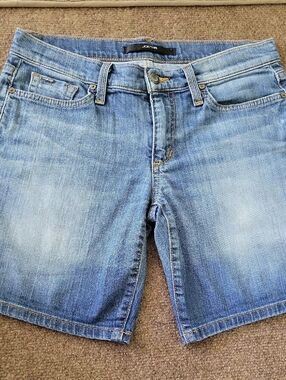 Joe’s Jeans Freya Low Rise Bermuda Denim Shorts Size 26 Medium Wash 8” Inseam